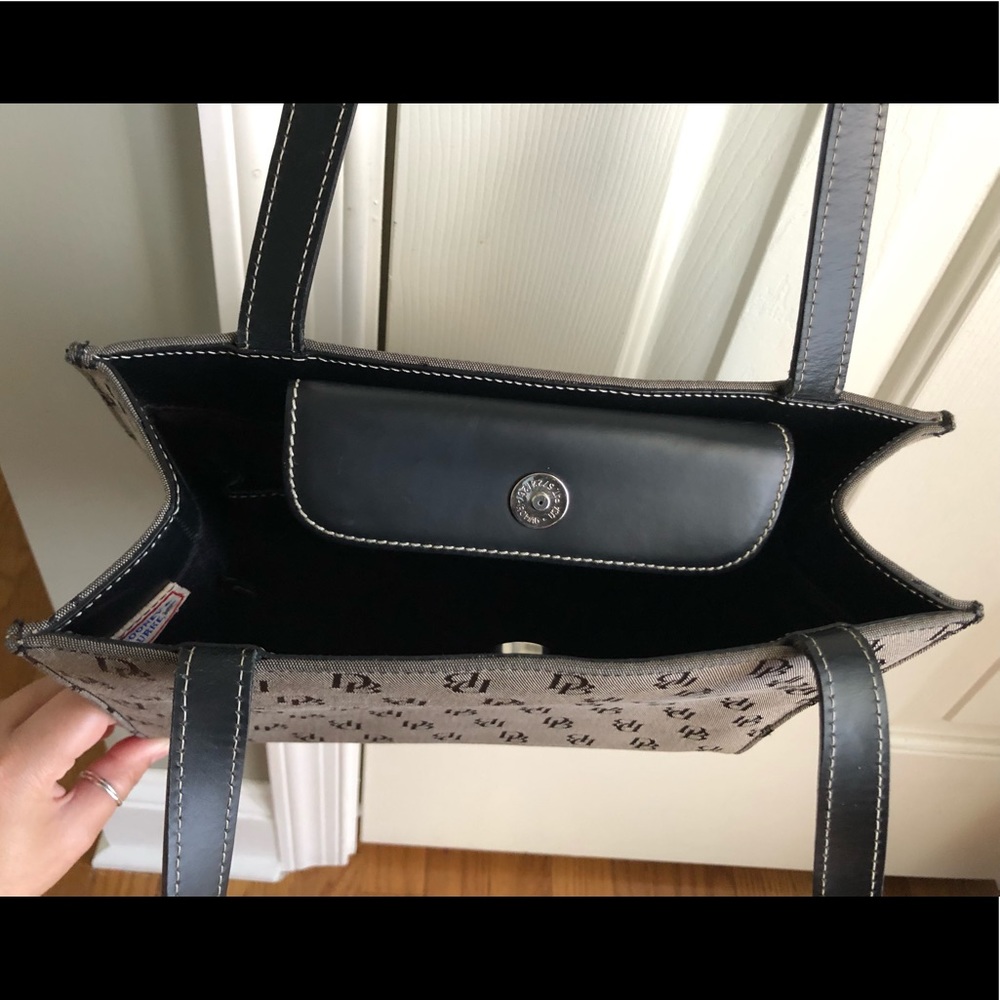 🌸Dooney & Bourke Signature Purse🌸 - Picture 5 of 16